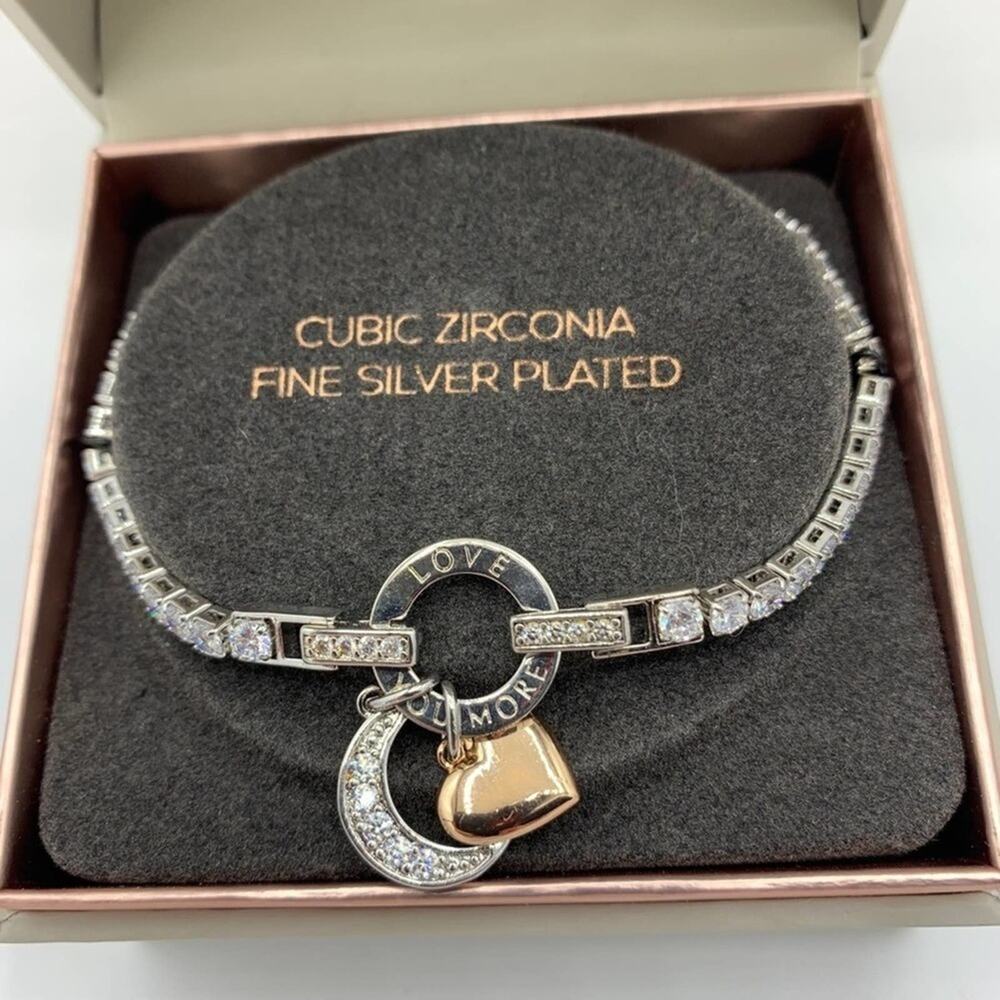 DOVETAIL bracelet. Fine‎ silver plated. New in box